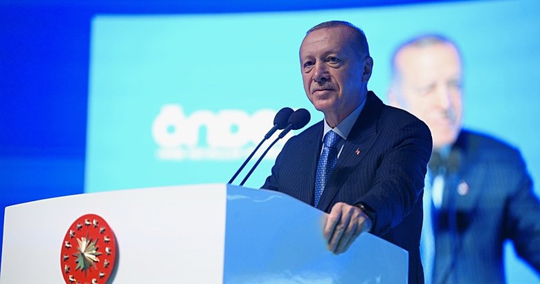 Son dakika: Başkan Erdoğan: Siz bu kılıçları kime çekiyorsunuz! Kendini bilmezler ordudan temizlenecek