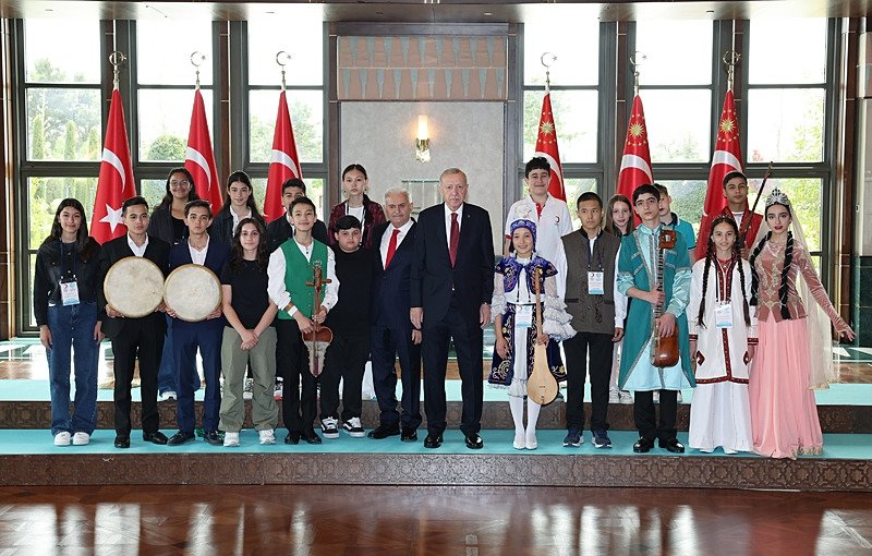 Başkan Erdoğan Külliye’de çocukları kabul etti