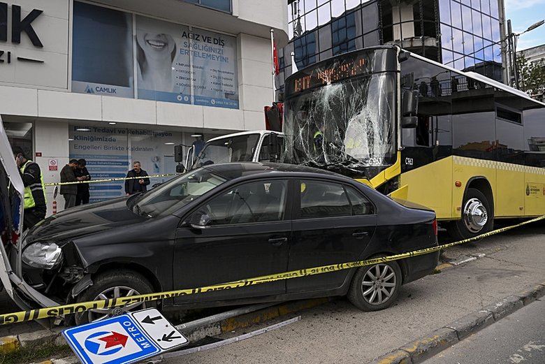 Çekmeköy’de İETT otobüsü durağa dalmıştı! Trafik kavgasının kurbanı olan anne son yolcuğuna uğurlanıyor