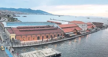 Konak Pier ihalesi masada kaldı