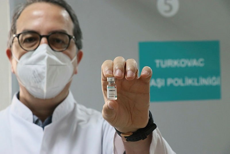 İzmir’deki aşı merkezlerinde Omicron yoğunluğu