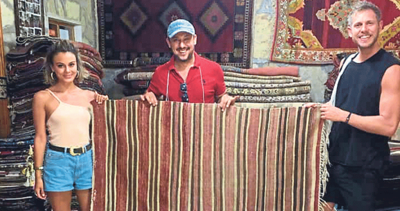 Asırlık halıları ile yıldızları çeken köy