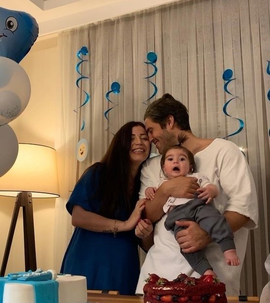 Cihangir Ceyhan sosyal medya hesabından eşini ve oğlunu ilk kez paylaştı! Görenler şaştı kaldı