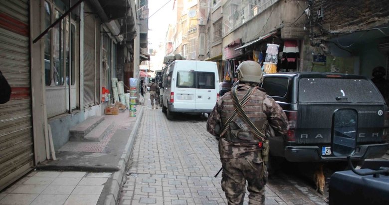 Diyarbakır’da bombalı saldırı hazırlığındaki PKK’lı terörist yakalandı