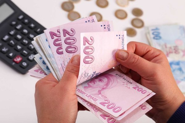 yeni-maas-zammi-emekli-memur-zammi-ne-kadar-olacak-1780241284126.jpeg