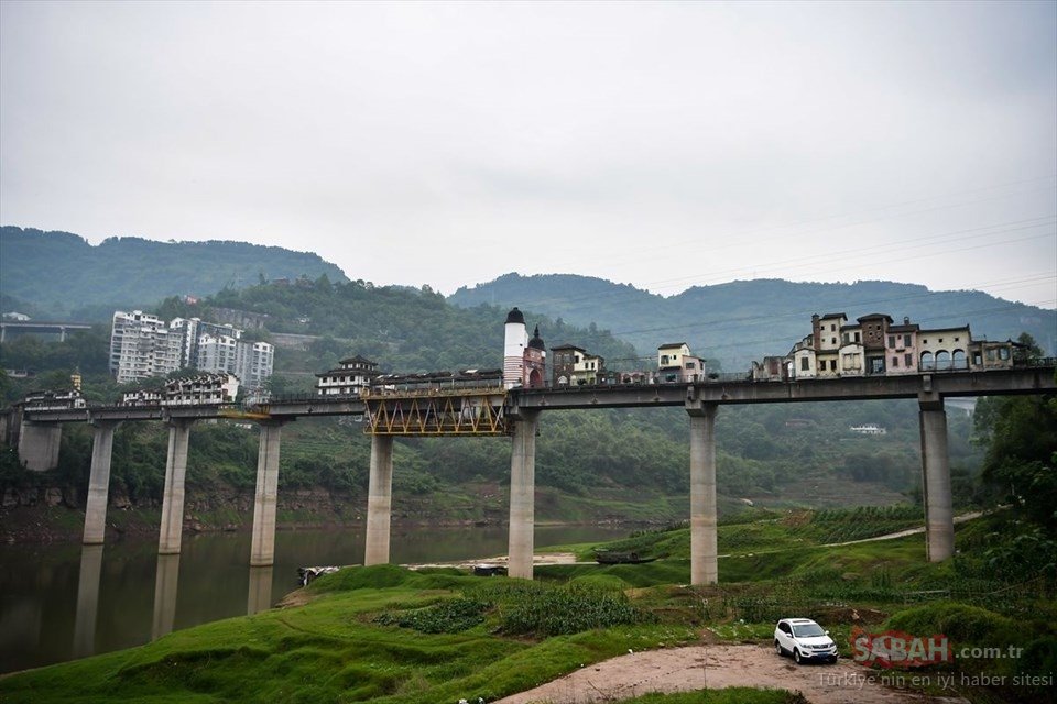 Çin’deki köprü görenleri hayrete düşürüyor!