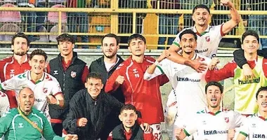 Kaf-Kaf gururlu