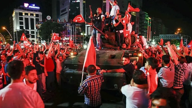 bilal-erdogandan-15-temmuz-mesaji-milletimiz-tarihin-en-karanlik-ihanetlerinden-birine-karsi-durdu-1783958547652.jpeg