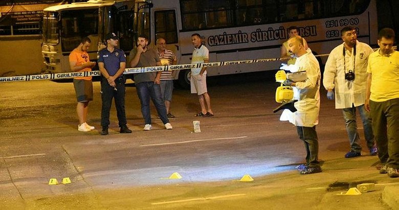 İzmir’de sokağa ses bombası atan 3 kişi yakalandı