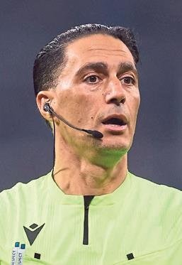 Çalhanoğlu ödülünü depremzedelere adadı