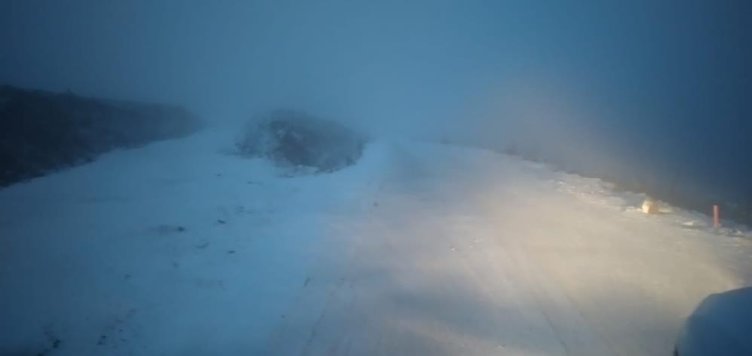 Ege’nin o şehrine mevsimin ilk karı düştü! Beyaza büründü