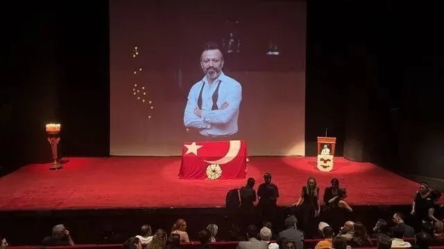 sanat-dunyasi-akin-etti-serhat-kilica-son-veda-1788779536982.jpeg