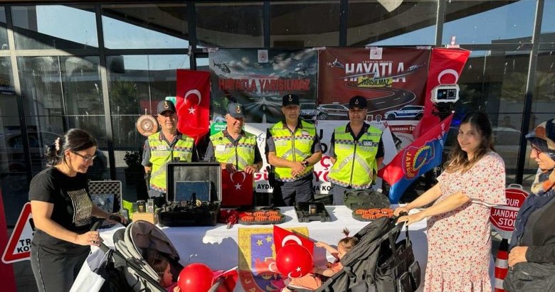 Aydın’da jandarma ekipleri motosiklet kullanıcılarını bilgilendirdi