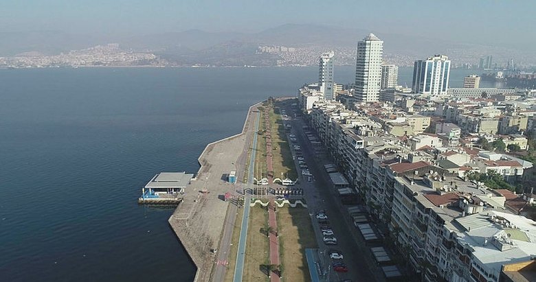 İzmir’de sokağa çıkma kısıtlamasına uymayan 1044 kişiye ceza kesildi