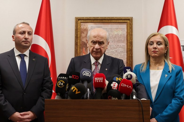 MHP Lideri Bahçeli’den anayasa değişikliğine destek