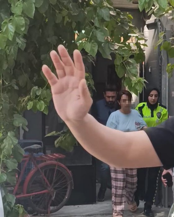 Cani anne kızını acımasızca boğarak öldürdü!