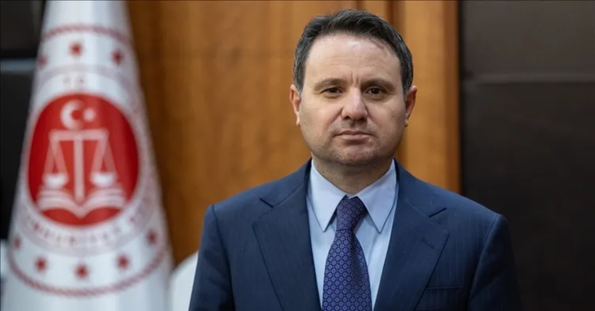 Bakan Gürlek'ten 27 Nisan E-muhtırası paylaşımı