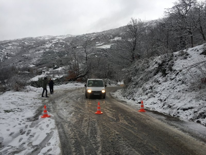 İzmir’in dağlarında kar kalınlığı yarım metreyi aştı