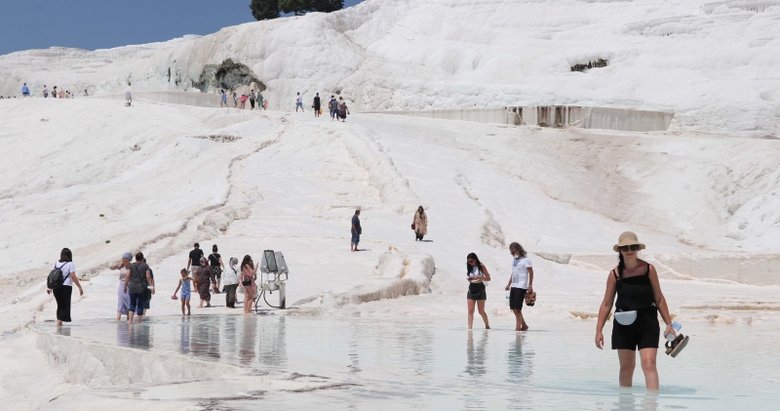 Turizmcilerden Pamukkale’ye davet: Hiç olmadığı kadar beyaz