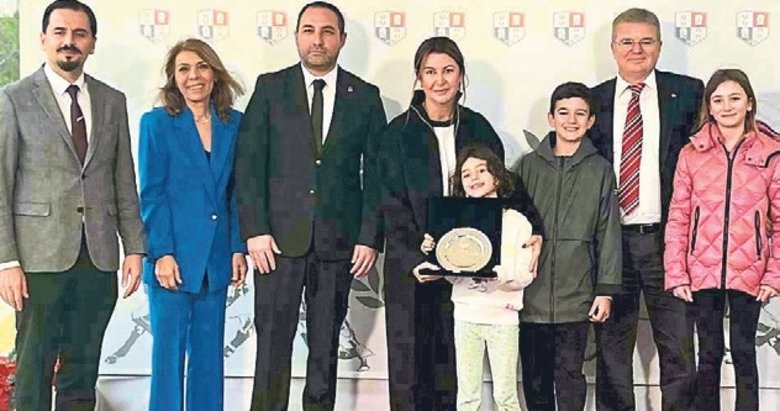 TSYD İzmir Koşusu Queen Sev’in