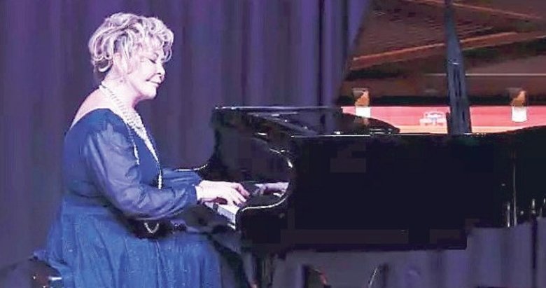 Devlet sanatçısı Onay’dan liselilere özel resital