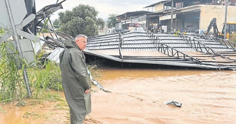 Ege’yi sağanak vurdu