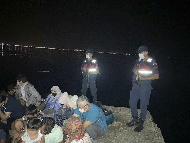 İzmir’de FETÖ’cü hainlerin planı ellerinde patladı! Sürat teknesiyle Yunanistan’a kaçacaklardı