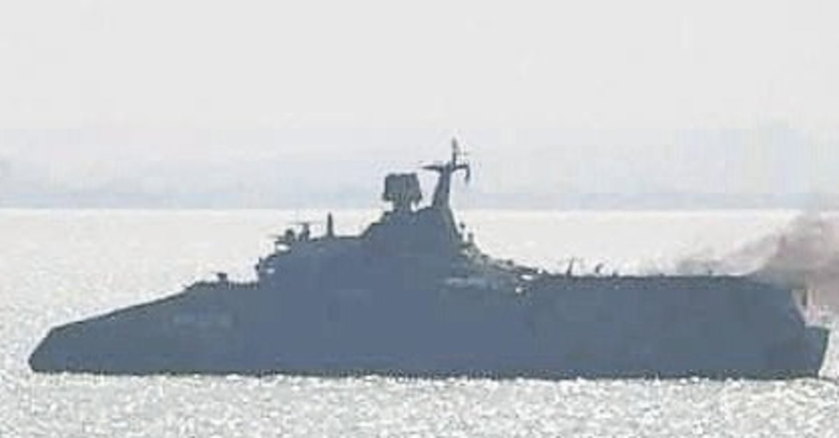 Hürmüz Boğazı’nda 3 gemiye ateş açıldı