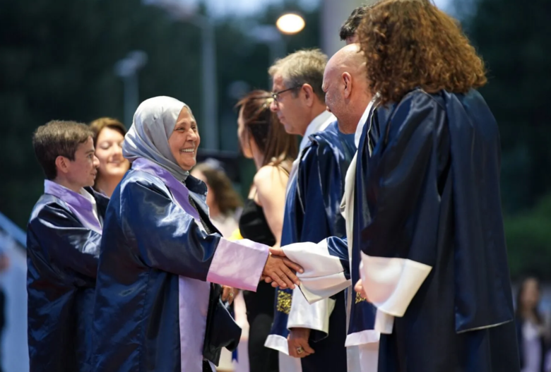 izmirde-40-yil-sonra-gelen-nadide-birincilik-1781298115609.png
