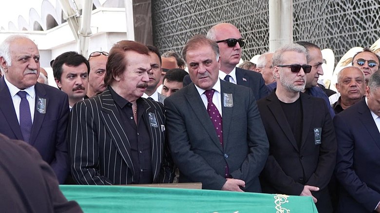 Usta sanatçı Şeşen son yolculuğuna uğurlandı