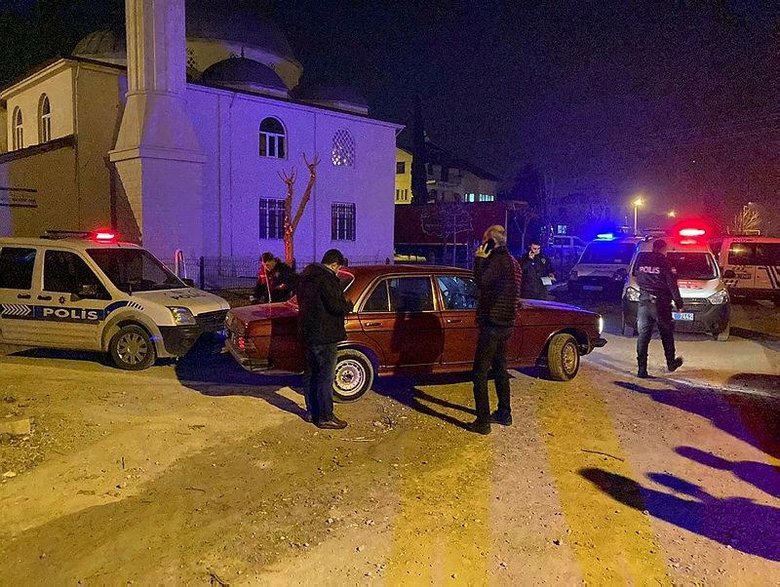 Uyuşturucu parası için sevgilisiyle birlikte hırsızlık yaptı