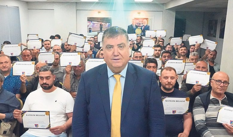 taksiciler-musteri-memnuaniyeti-icin-egitimden-geciyor-1777668110203.jpeg