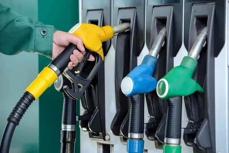 benzin-ve-motorine-zam-mi-gelecek-arac-sahipleri-dikkat-benzin-ve-motorin-kac-tl-olacak-1793006443890.jpeg