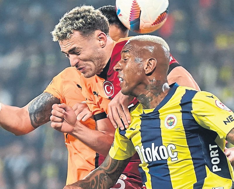 Zirvede dev yarış
