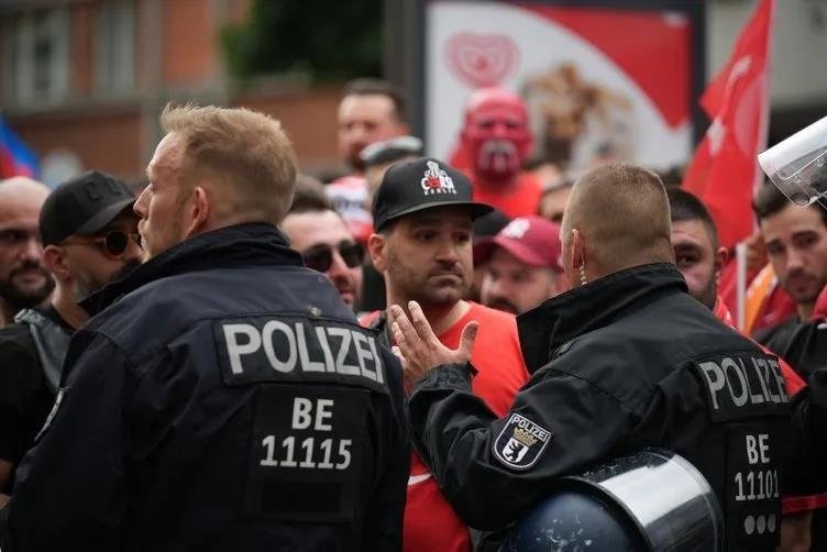 Almanlar rahat durmuyor! Türk taraftarlara gözaltı