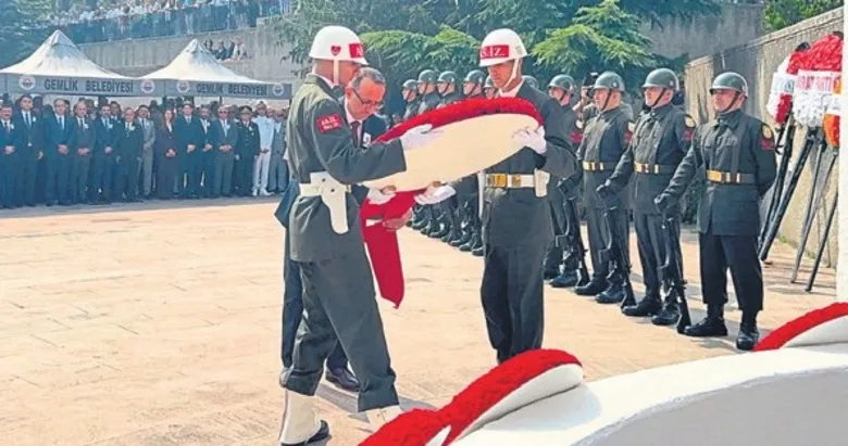 3’üncü Cumhurbaşkanı Celal Bayar kabri başında anıldı