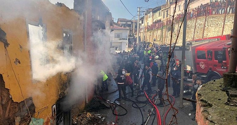 İzmir’de kahreden olay: Yangında 3 çocuk hayatını kaybetti