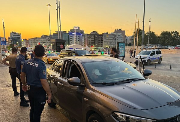 Huzur İstanbul uygulaması düzenlendi: 835 kişi gözaltına alındı!