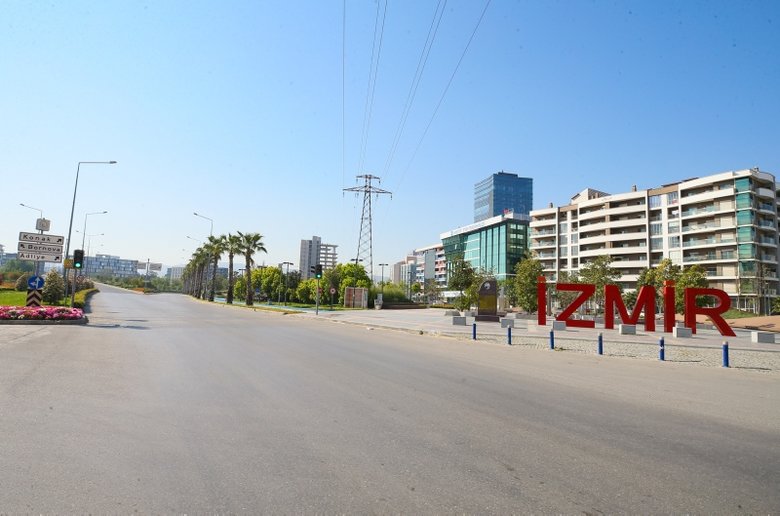 izmirliler-dikkat-bu-yollar-trafige-kapatiliyor-eshot-hareket-noktasi-degisti-1777271390706.jpg