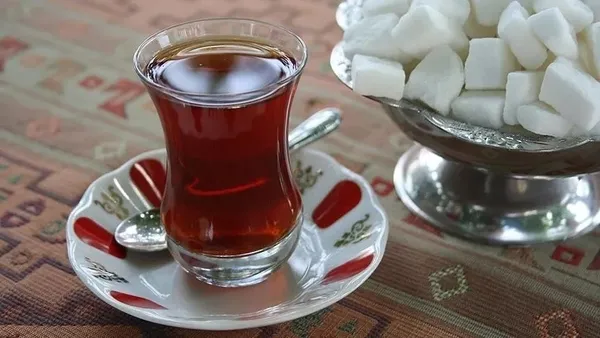 milli-cay-tabagimizin-anlami-nedir-o-motiflerde-gorunenden-cok-daha-fazlasi-var-iste-acem-tabagindaki-7-gizli-1783962481093.jpeg