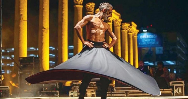 Çıplak semazen ney ve oyun havasında dans etti! İzmir Büyükşehir Belediyesi’ne tepki yağıyor