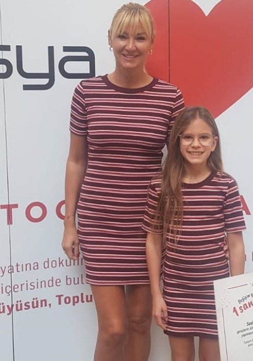 Pınar Altuğ ve kızı Su fotoğraflarıyla sosyal medyayı salladı! İşte Pınar Altuğ’un küçük kızı