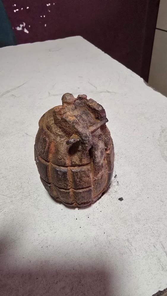 İzmir’de yürekler ağza geldi! 10 yaşındaki çocuk tarlada bomba buldu