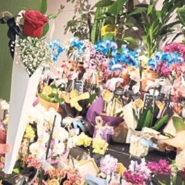 Çiçekçilerde Anneler Günü mesaisi