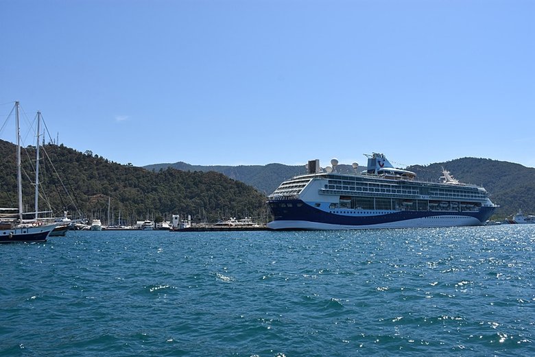 Dev kruvaziyer 1695 yolcusuyla Marmaris’e geldi