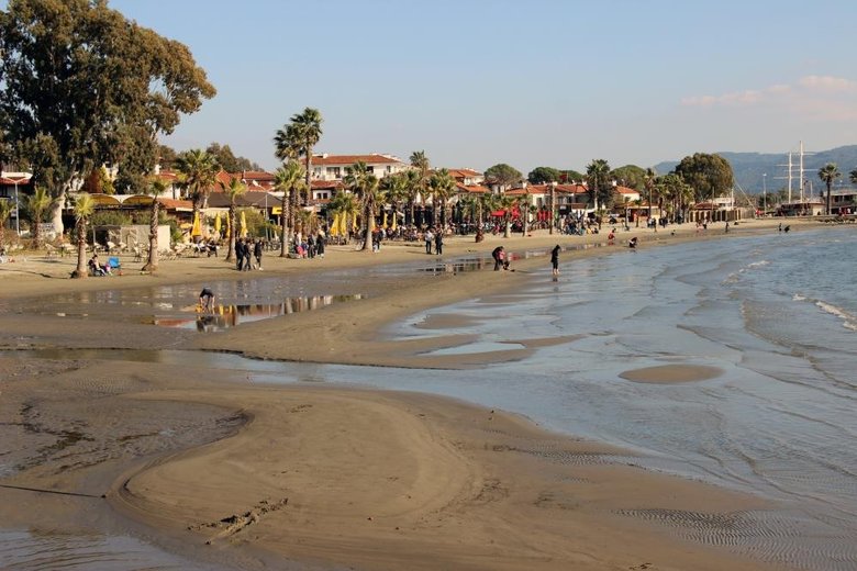 Akyaka’da ürküten çekilme: 50 metreye ulaştı!