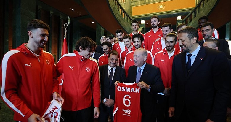 Başkan Erdoğan A Milli Erkek Basketbol Takımı’nı kabul etti