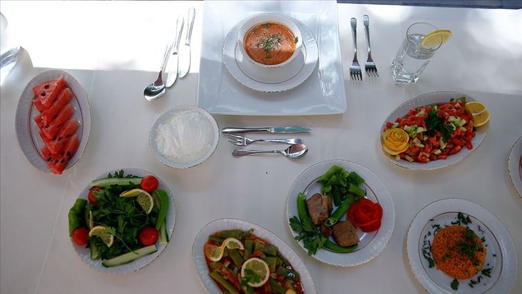 Sağlıklı bir Ramazan geçirmenin 10 yolu