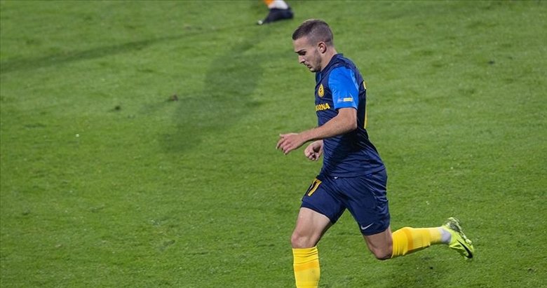 Başakşehir, Hırvat futbolcu Ivan Brnic’i kadrosuna kattı