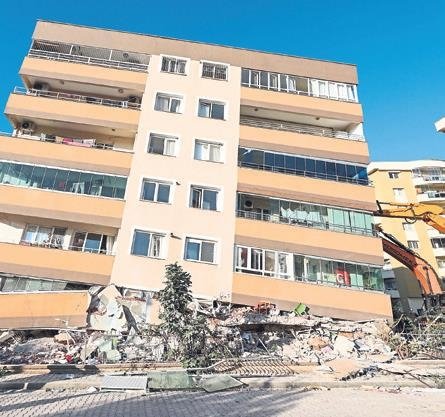 İzmir depreminin sorumluları yargılanıyor